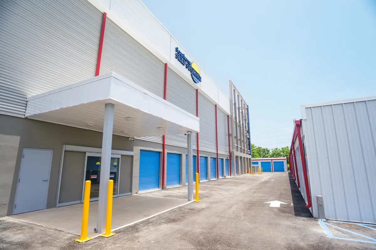 Southern Self Storage Mayaguez entrance 